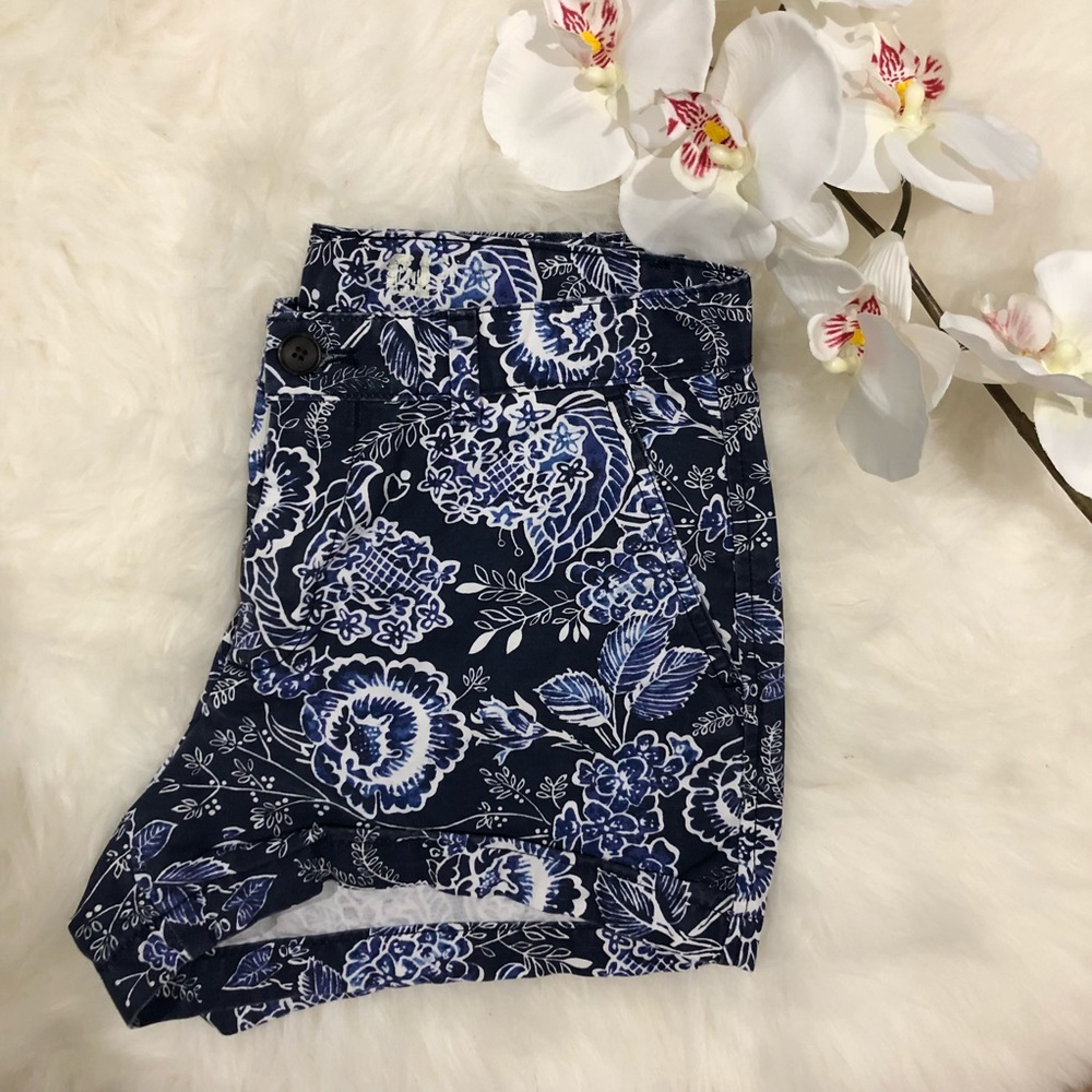 Gap summer shorts size 2